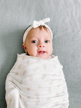 Load image into Gallery viewer, Acacia Baby Bow
